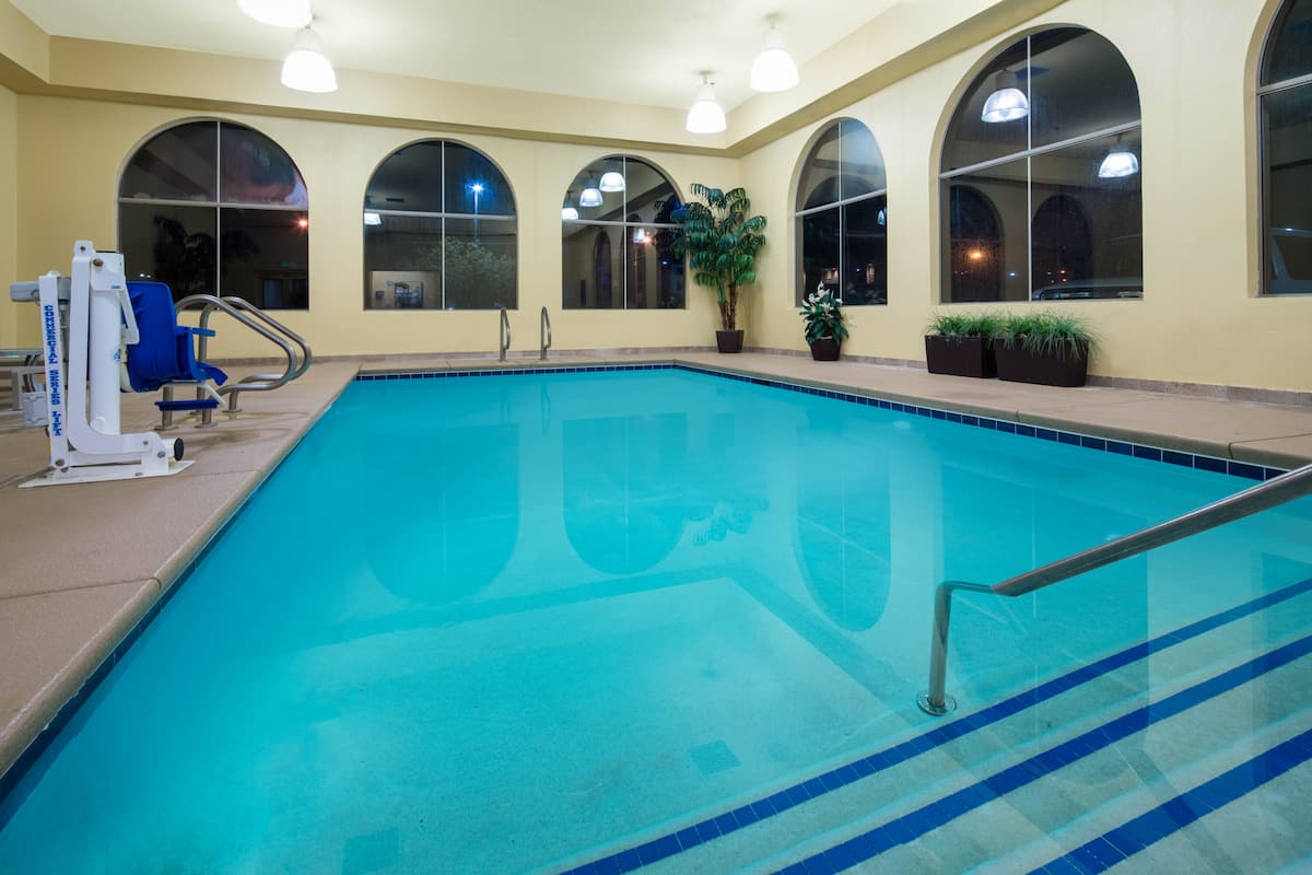 Baymont by Wyndham Las Vegas South Strip indoor pool