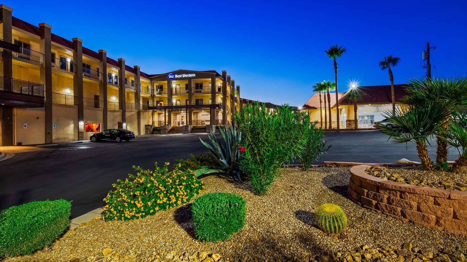 Best Western Hoover Dam Hotel exterior at night