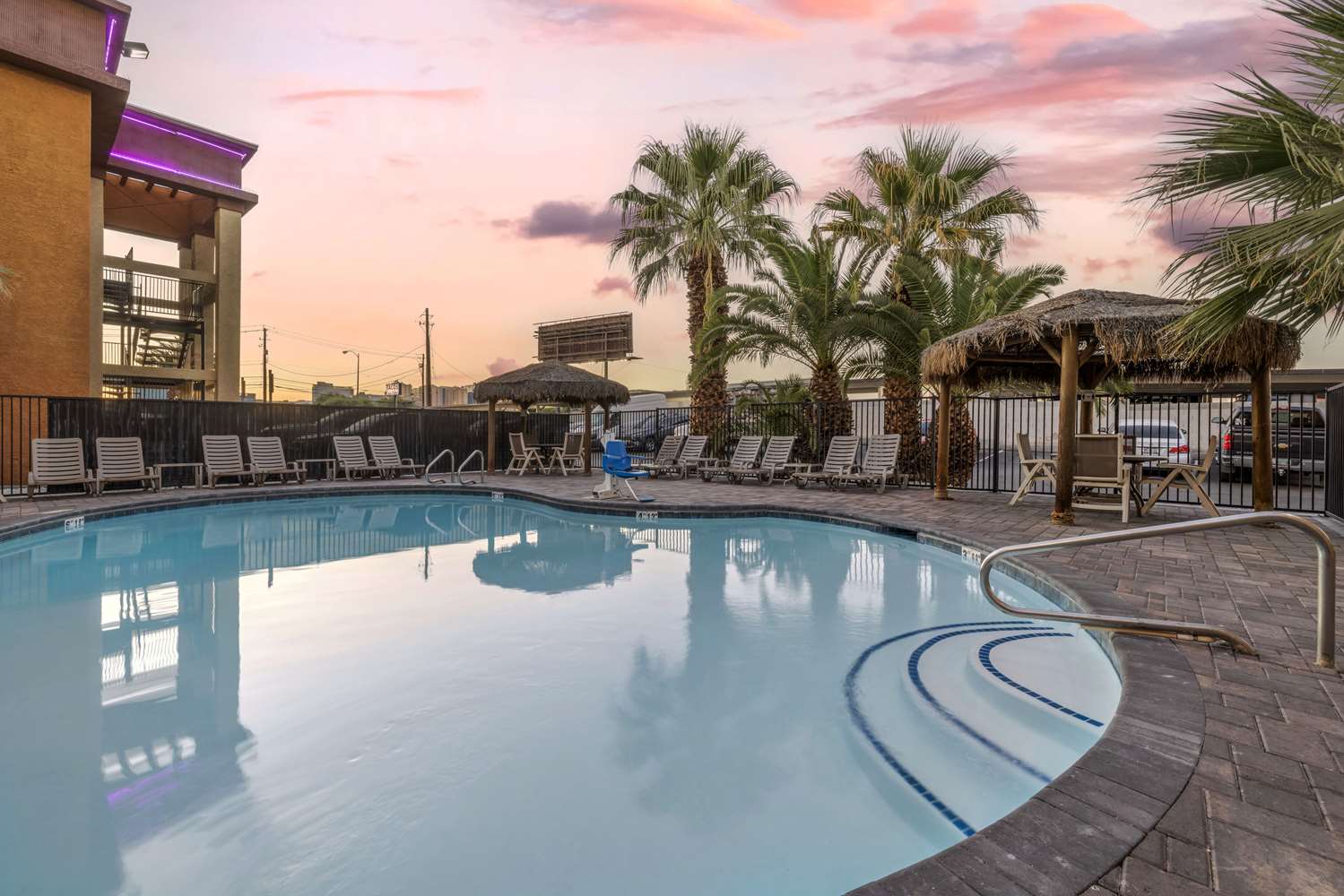Best Western McCarran Inn outdoor pool