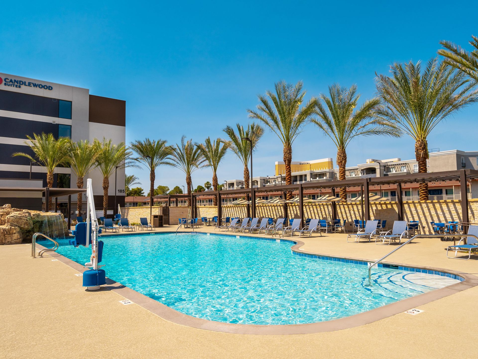 Candlewood Suites Las Vegas E Tropicana swimming pool