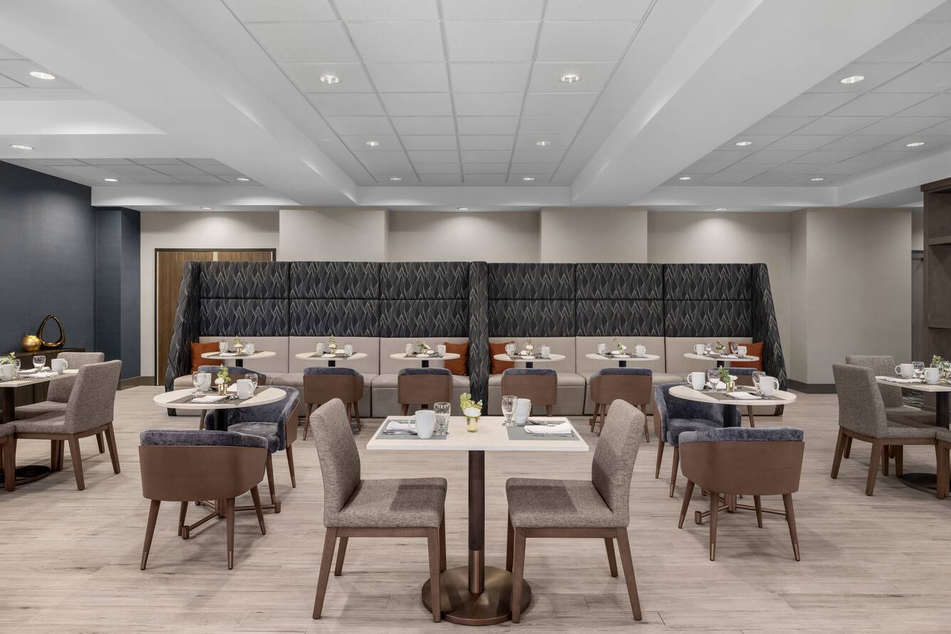 DoubleTree by Hilton Las Vegas Airport club lounge