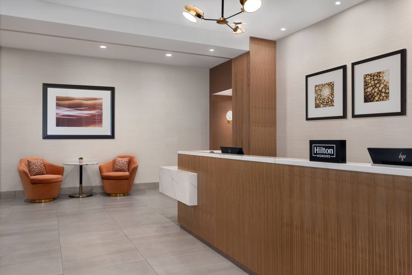 DoubleTree by Hilton Las Vegas East Flamingo front desk