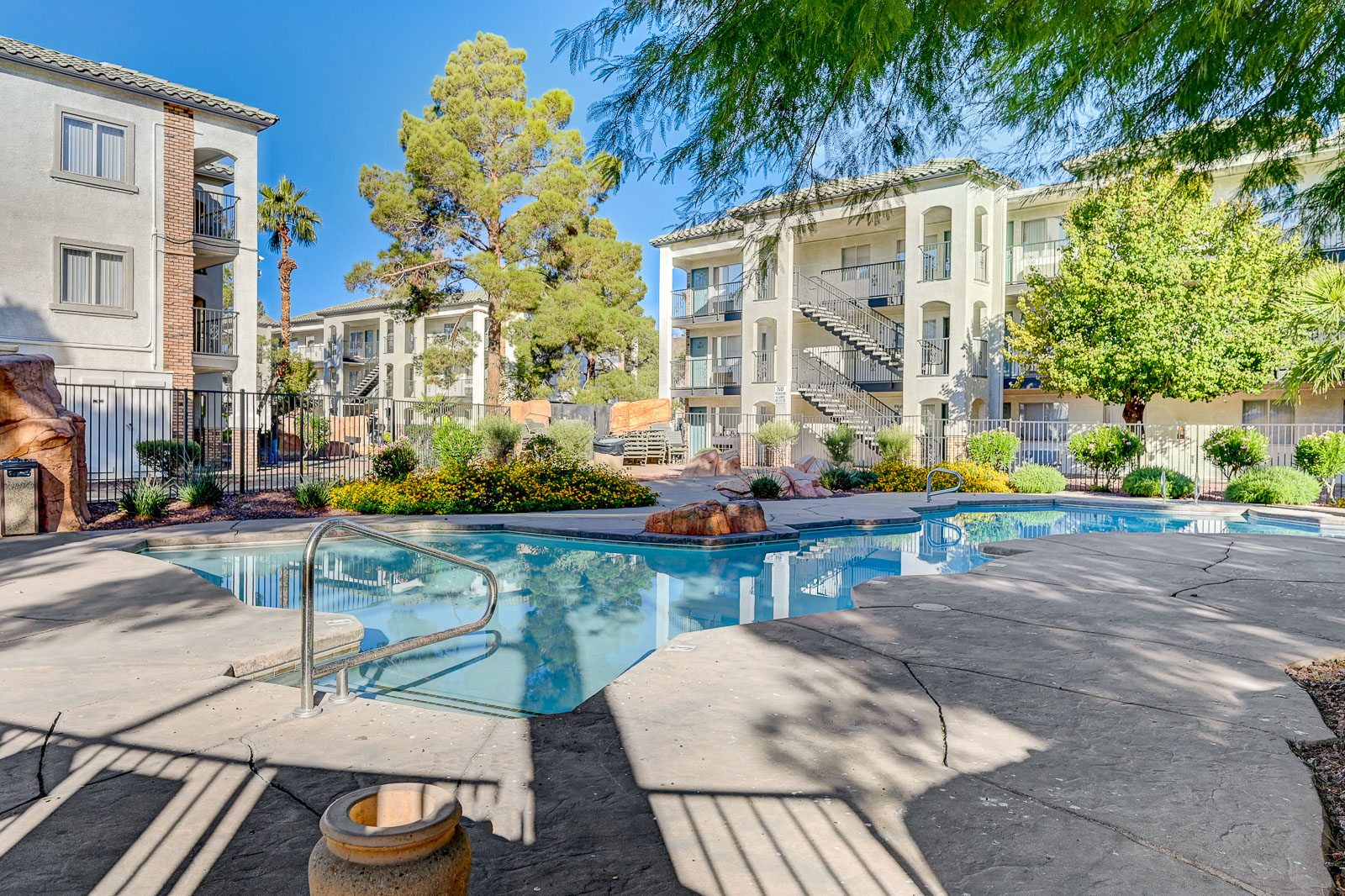 Emerald Suites - Convention Center official property image