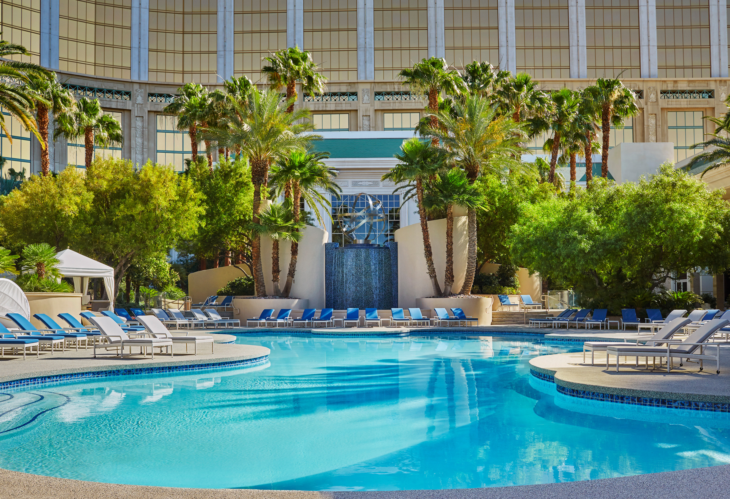 Four Seasons Hotel Las Vegas outdoor pool