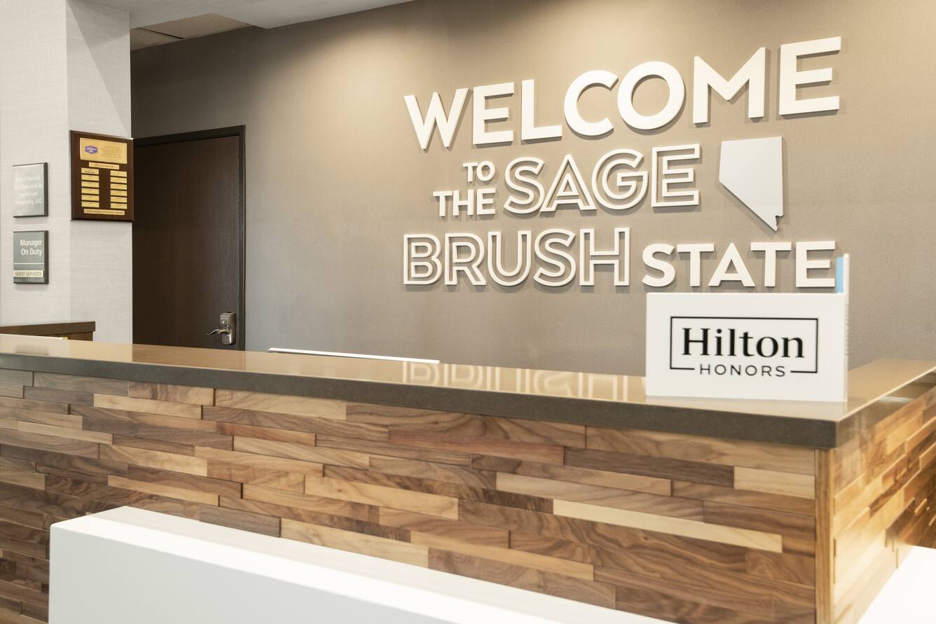 Hampton Inn & Suites Las Vegas Henderson front desk