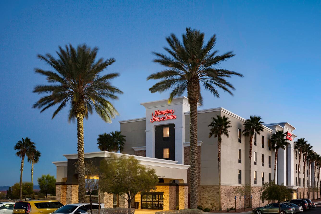 Hampton Inn & Suites Las Vegas Red Rock/Summerlin exterior at dusk