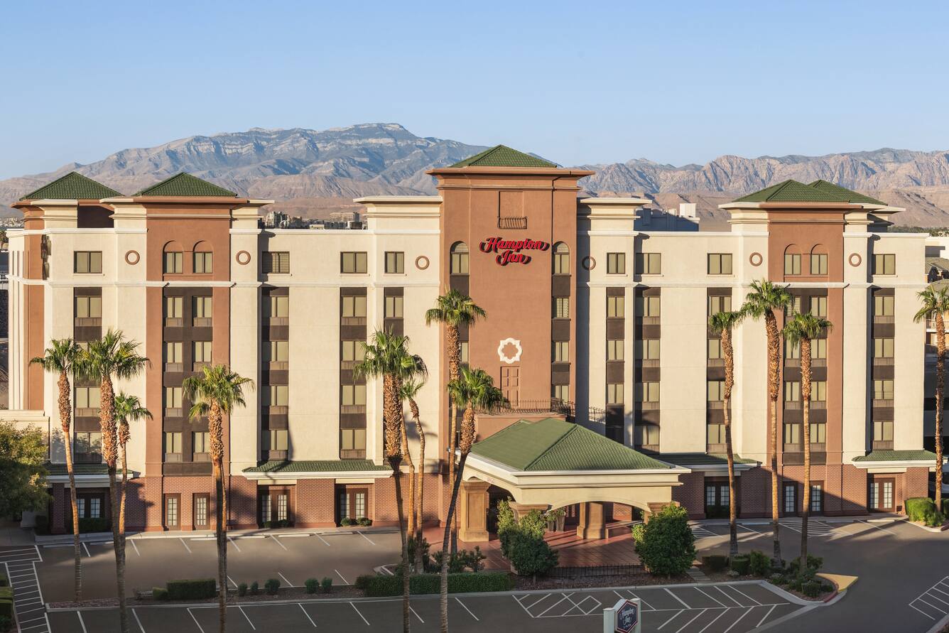 Hampton Inn Tropicana hotel exterior