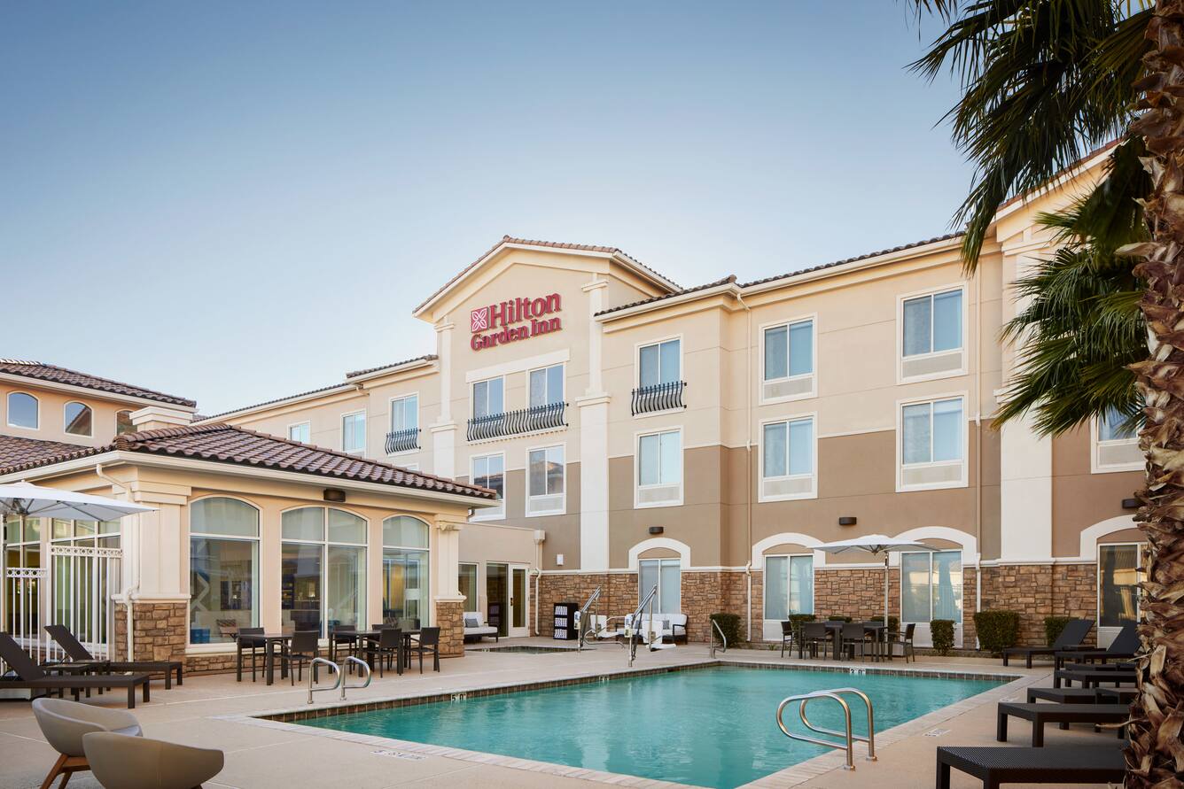 Hilton Garden Inn Henderson outdoor swimming pool