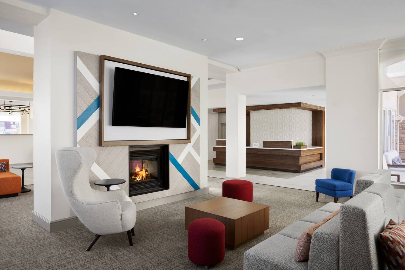 Hilton Garden Inn Henderson lobby seating and front desk