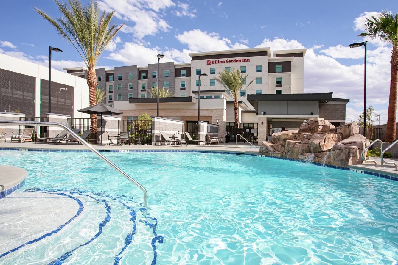 Hilton Garden Inn Las Vegas City Center outdoor swimming pool