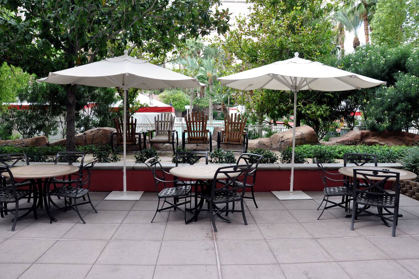 Hilton Grand Vacations Club at the Flamingo outdoor patio seating