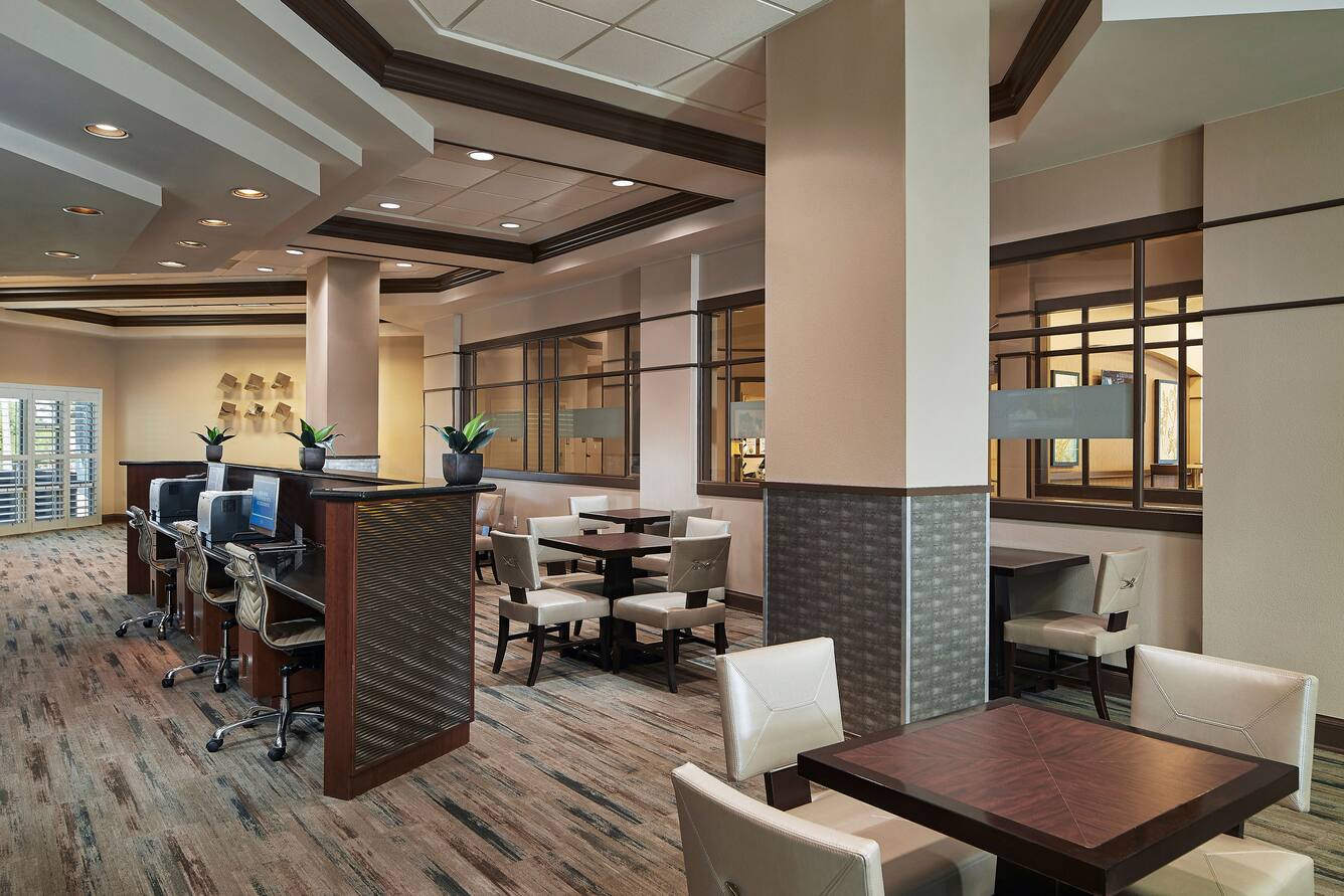 Hilton Grand Vacations Club on Paradise quiet lounge and business center