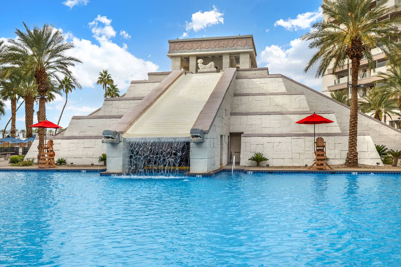 Hilton Vacation Club Cancun Resort Las Vegas pyramid waterfall and pool