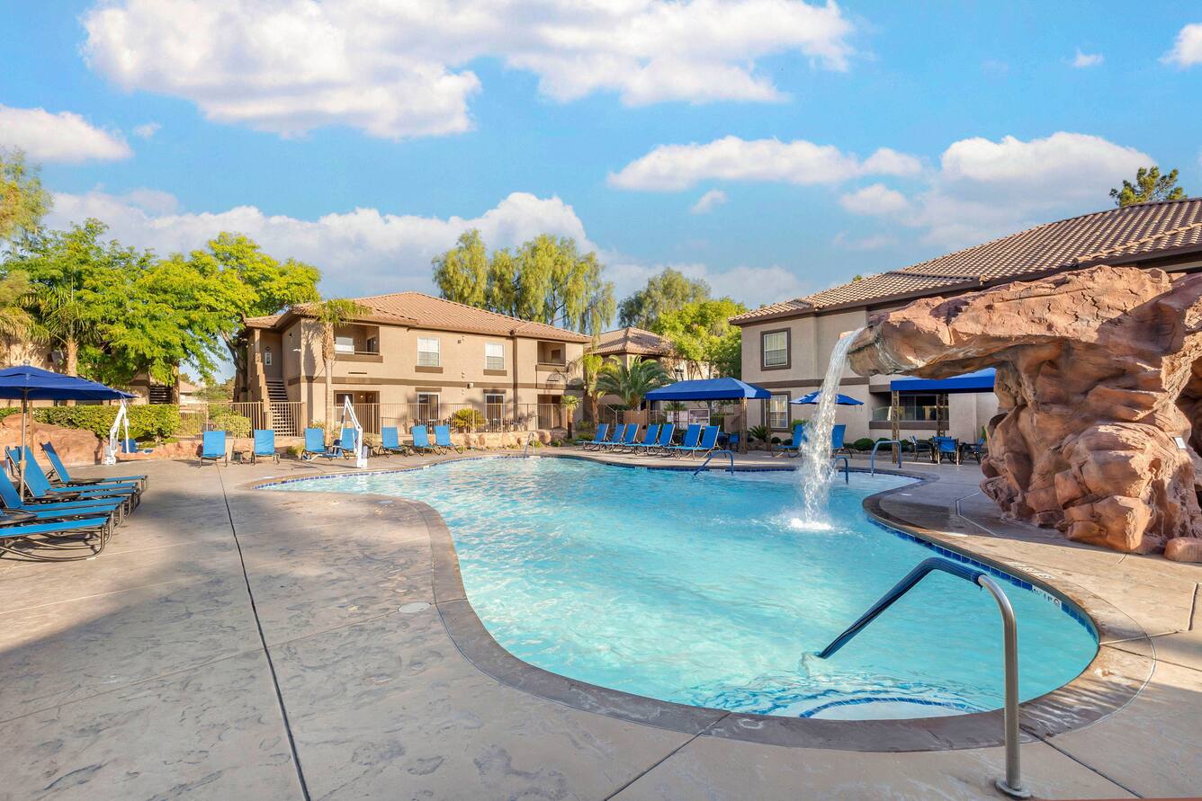 Hilton Vacation Club Desert Retreat Las Vegas family swimming pool