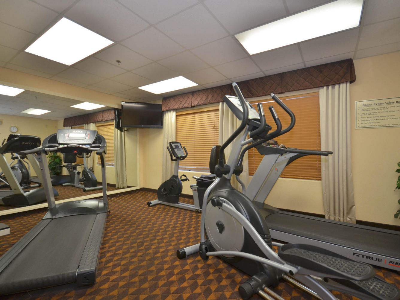 Holiday Inn Express Las Vegas Nellis fitness center