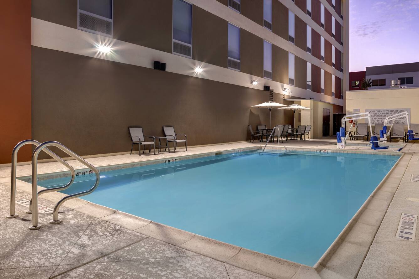 Home2 Suites by Hilton Las Vegas I-215 Curve outdoor pool