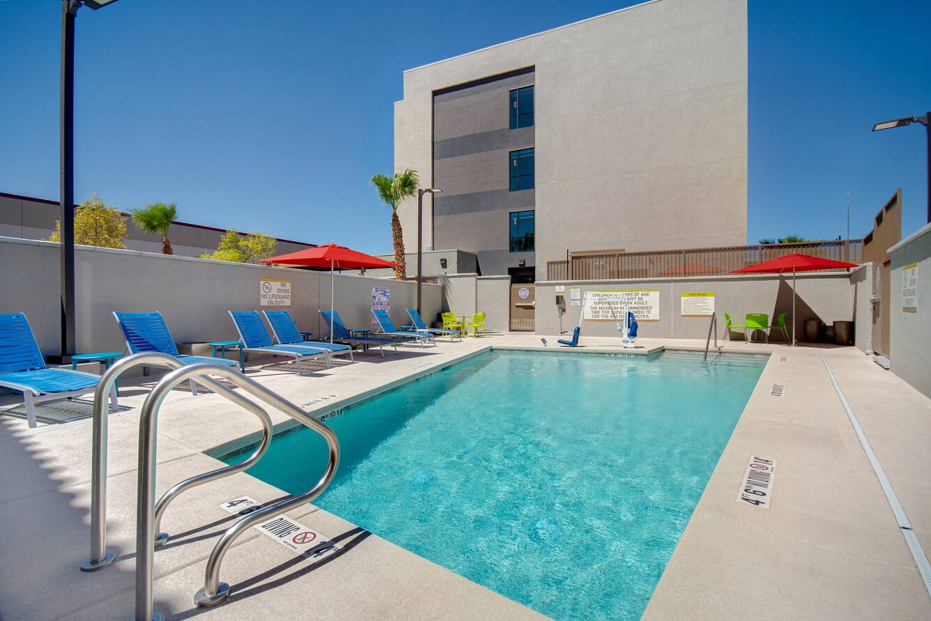 Home2 Suites by Hilton Las Vegas North outdoor pool