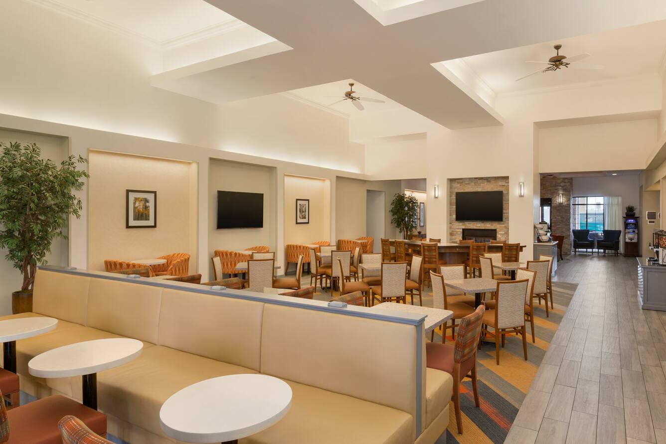Homewood Suites by Hilton Las Vegas Airport lodge dining area