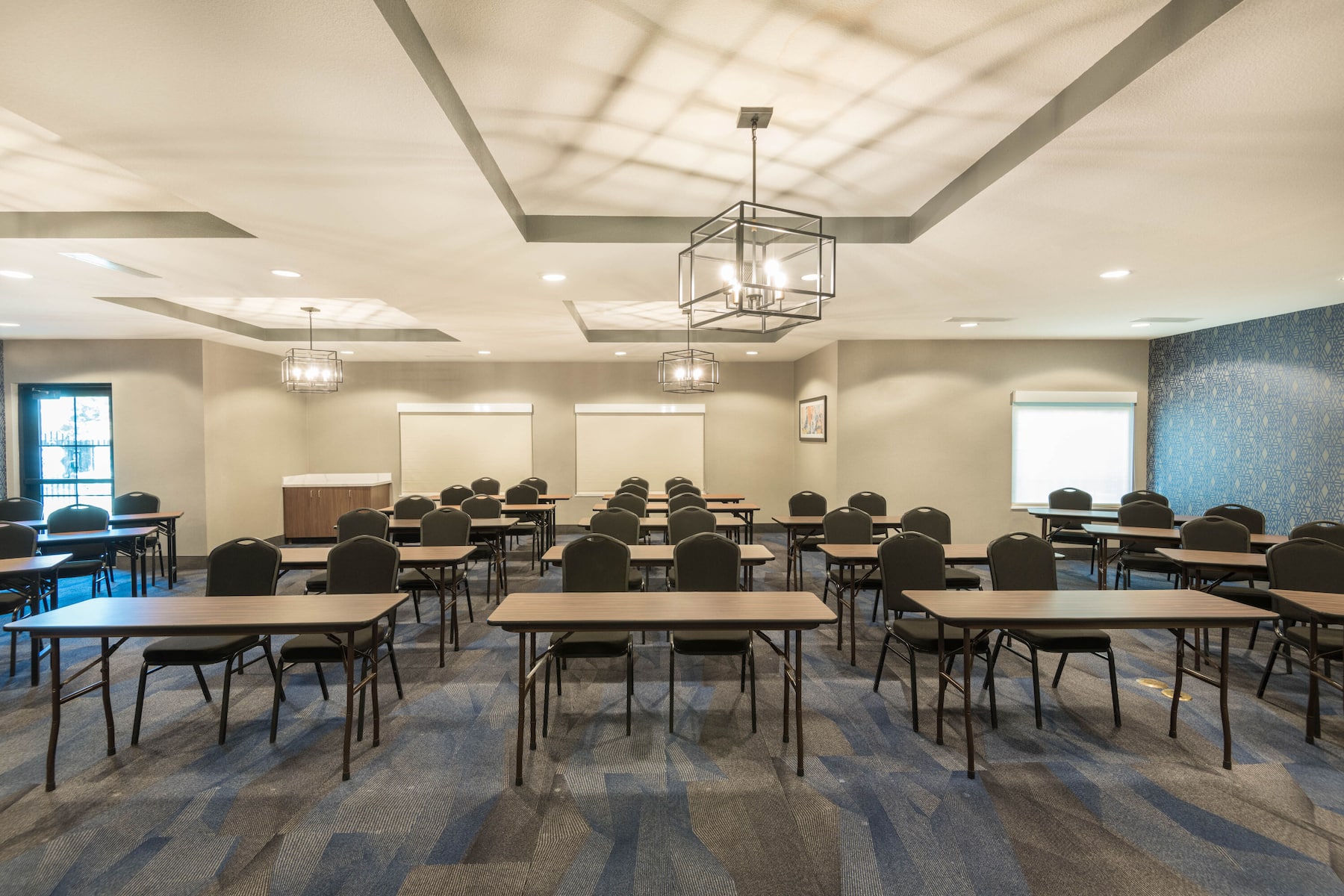La Quinta Inn & Suites by Wyndham Las Vegas Airport South conference room