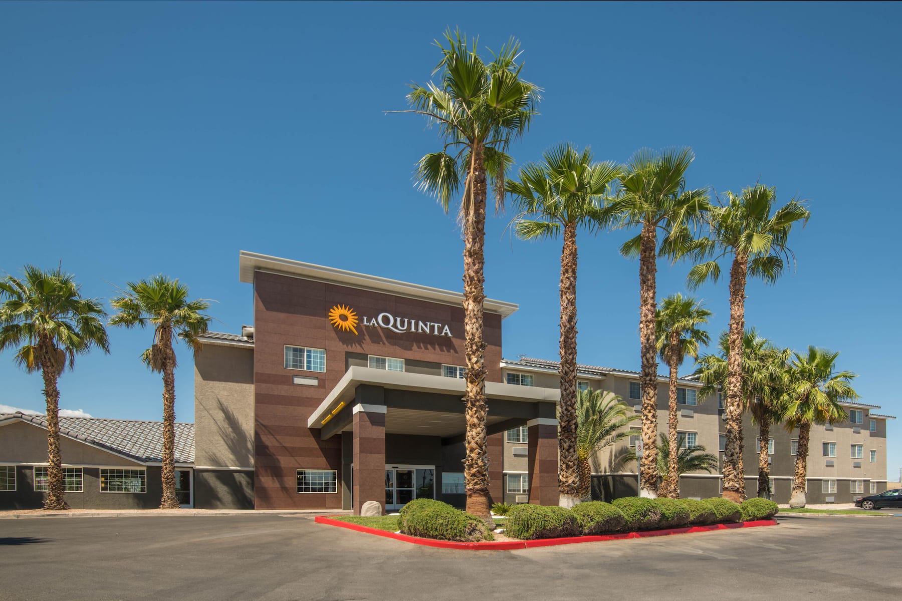La Quinta Inn & Suites by Wyndham Las Vegas Nellis hotel exterior