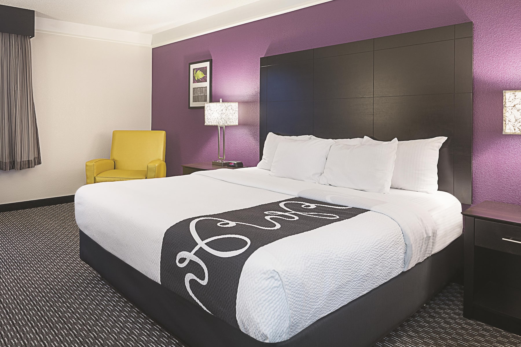 La Quinta Inn & Suites by Wyndham Las Vegas Summerlin Tech guest room