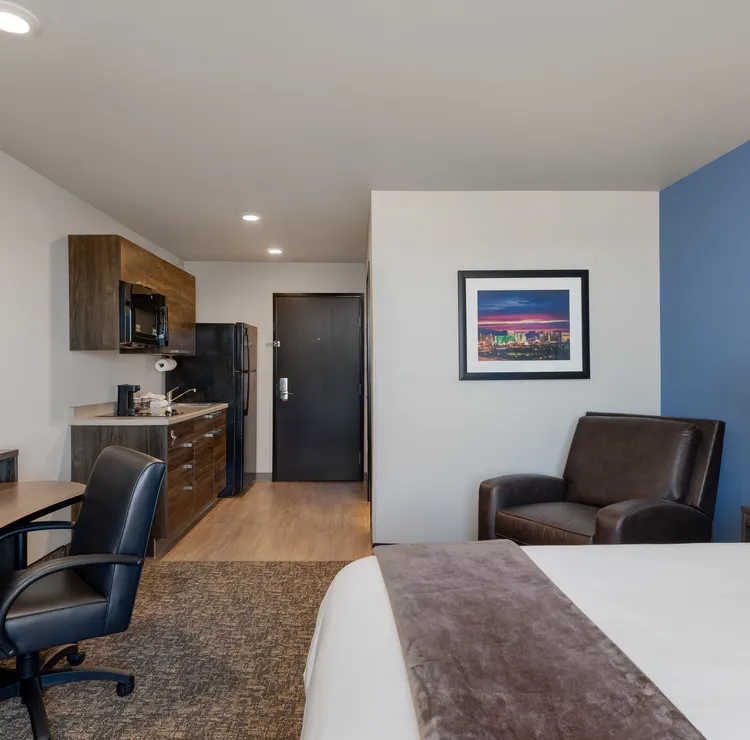 My Place Hotel Las Vegas South/Henderson guest room living area