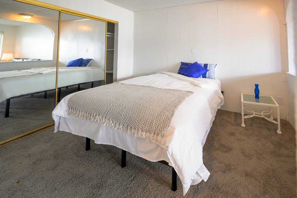 Siegel Suites Swenson guest bedroom