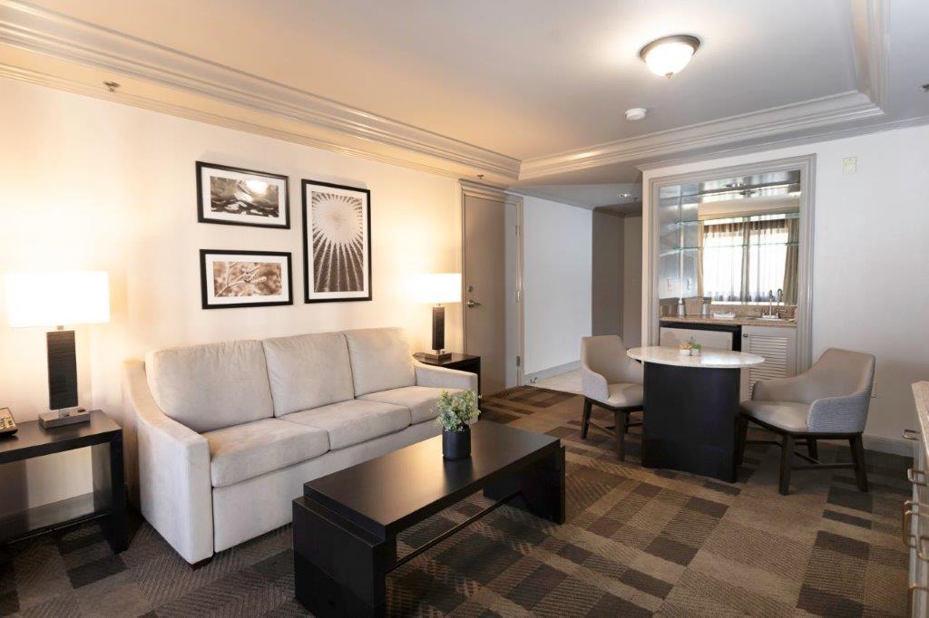 Silver Sevens Hotel & Casino suite parlor