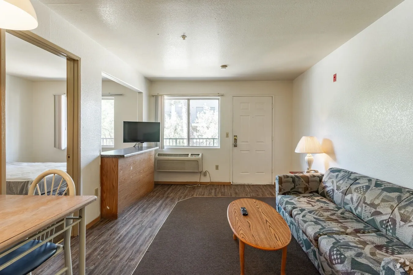 Sportsman's Royal Manor official furnished suite