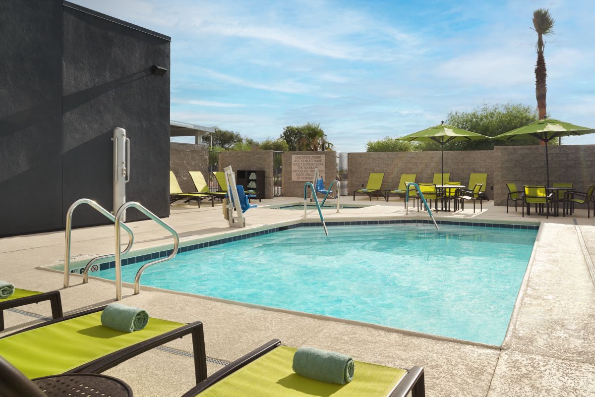 Family Friendly Las Vegas Hotels with pool deck