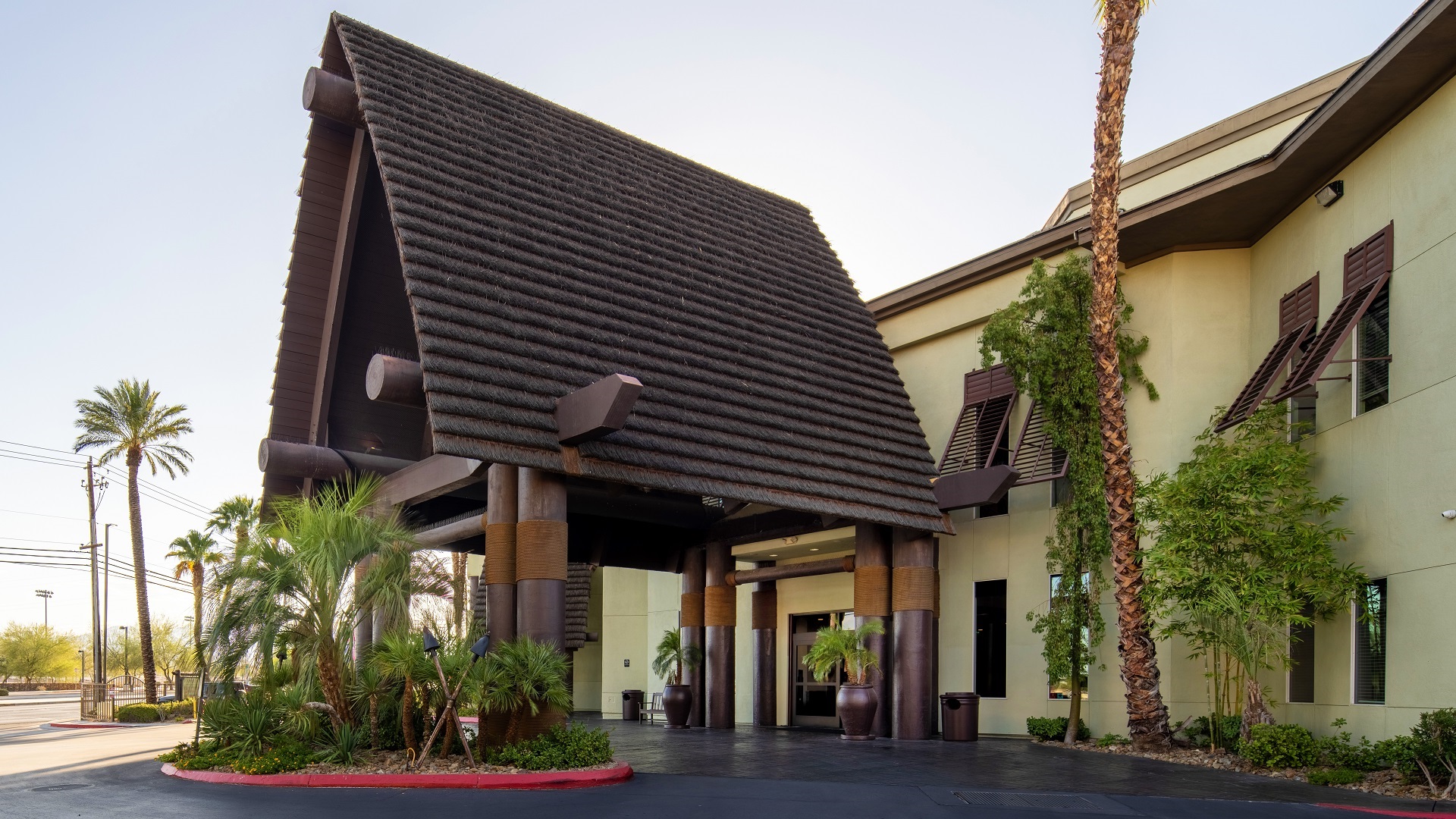 Tahiti All-Suite Resort official resort entrance